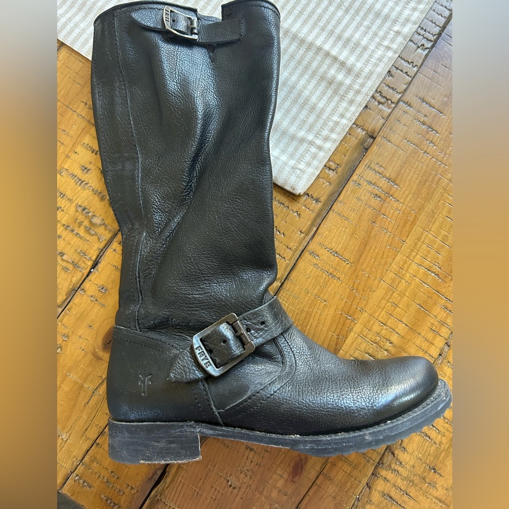Frye ‘Veronica’ Black Boots